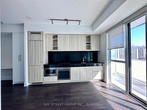 Photo 16 at 2006 - 101 erskine Avenue, Mount Pleasant West, Toronto