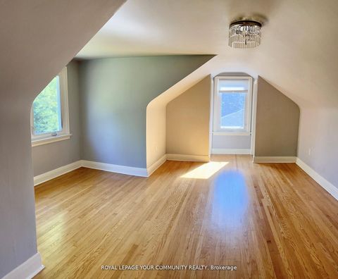 Photo 8 at 134 James Street, King City, King