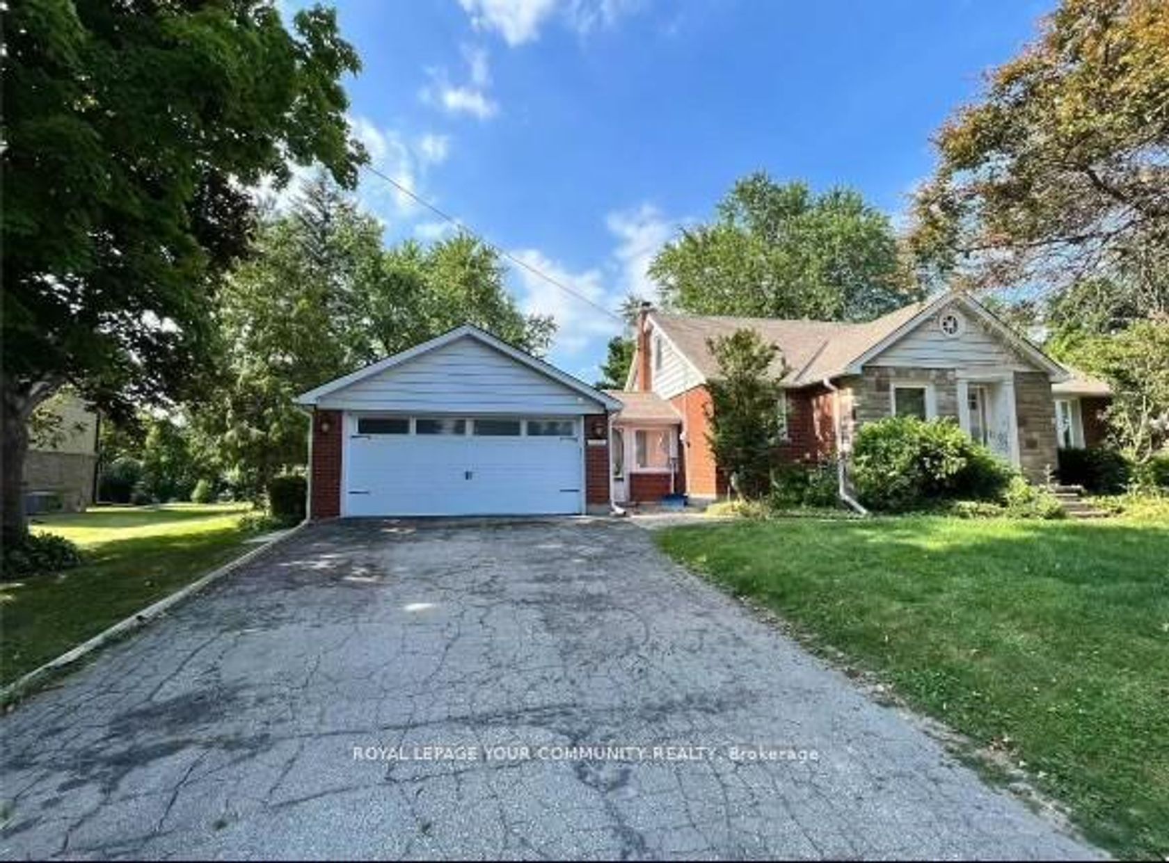 134 James Street, King City, King photo number 2