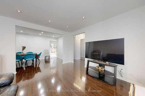 Photo 7 at 78 Colleen Street, Yorkhill, Vaughan