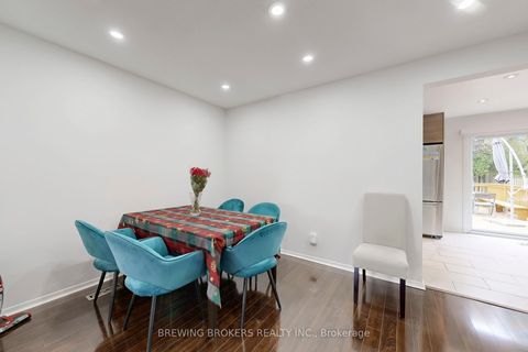 Photo 9 at 78 Colleen Street, Yorkhill, Vaughan