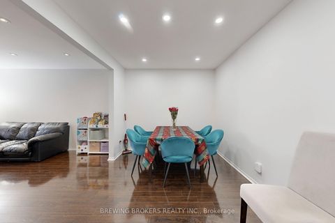 Photo 10 at 78 Colleen Street, Yorkhill, Vaughan