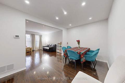 Photo 11 at 78 Colleen Street, Yorkhill, Vaughan