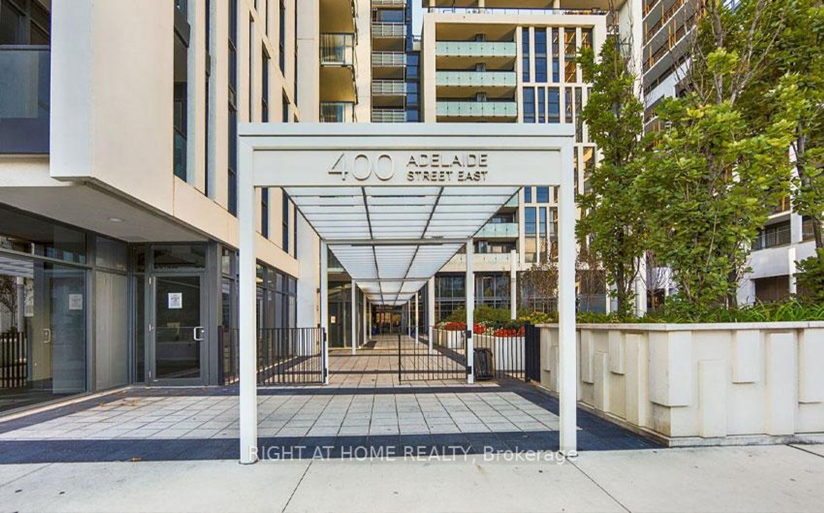 606 - 400 Adelaide Street E, Moss Park, Toronto 