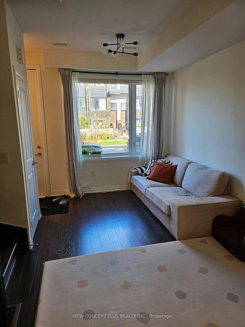 Photo 2 at 9 Thomas Mulholland Drive, CFB, Toronto