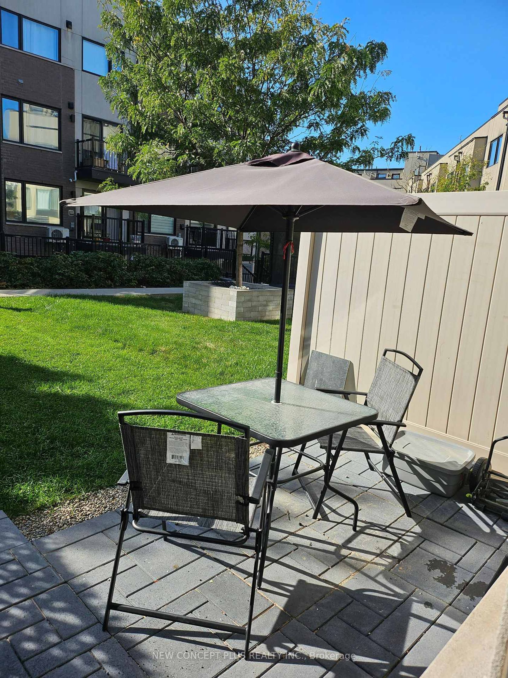 9 Thomas Mulholland Drive, CFB, Toronto photo number 2