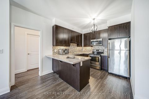 Photo 12 at 706 - 12 Woodstream Boulevard, Vaughan Grove, Vaughan