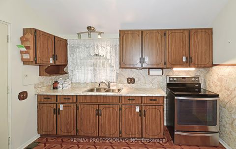 Photo 11 at 2 Lesterwood Crescent, Bendale, Toronto