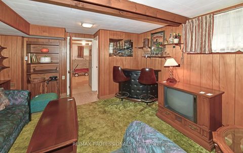 Photo 18 at 2 Lesterwood Crescent, Bendale, Toronto