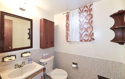 Photo 20 at 2 Lesterwood Crescent, Bendale, Toronto