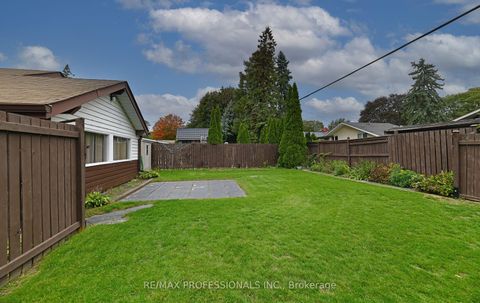 Photo 22 at 2 Lesterwood Crescent, Bendale, Toronto