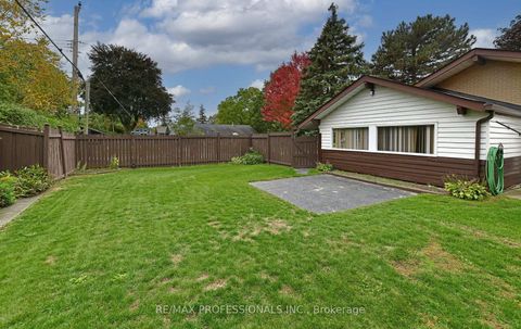 Photo 23 at 2 Lesterwood Crescent, Bendale, Toronto