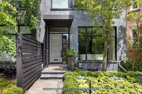 Photo 2 at 49 Brookfield Street, Bellwoods, Toronto