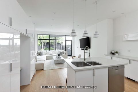 Photo 9 at 49 Brookfield Street, Bellwoods, Toronto