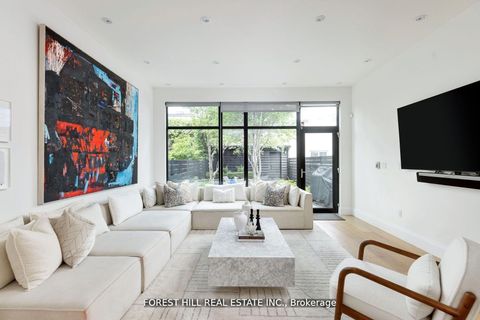 Photo 10 at 49 Brookfield Street, Bellwoods, Toronto