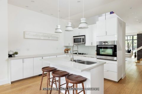 Photo 13 at 49 Brookfield Street, Bellwoods, Toronto