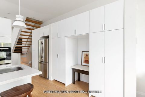 Photo 14 at 49 Brookfield Street, Bellwoods, Toronto