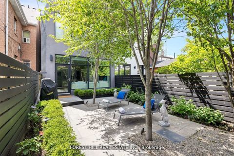 Photo 16 at 49 Brookfield Street, Bellwoods, Toronto