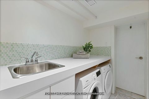 Photo 37 at 49 Brookfield Street, Bellwoods, Toronto