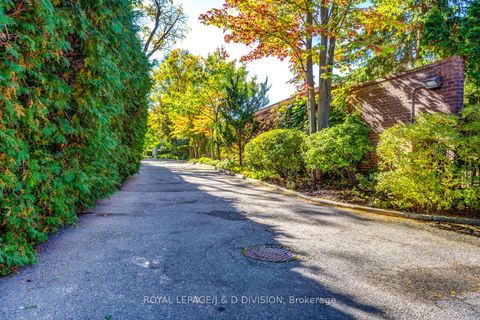 Photo 4 at 202B - 2 Doncliffe Place, York Mills, Toronto