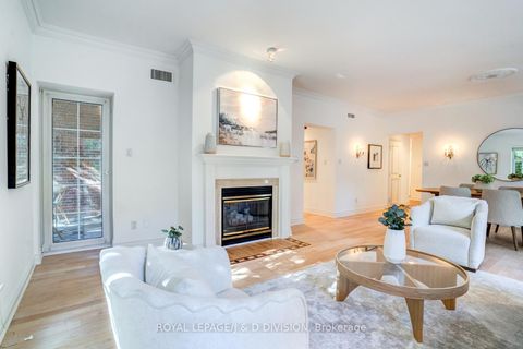 Photo 10 at 202B - 2 Doncliffe Place, York Mills, Toronto