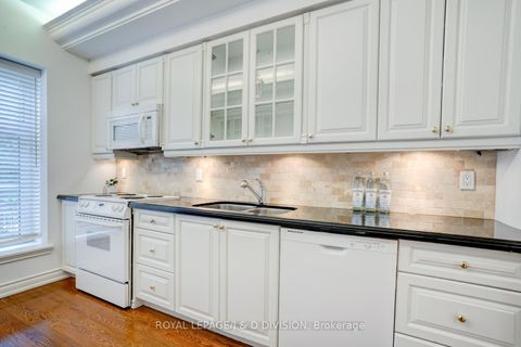 Photo 17 at 202B - 2 Doncliffe Place, York Mills, Toronto