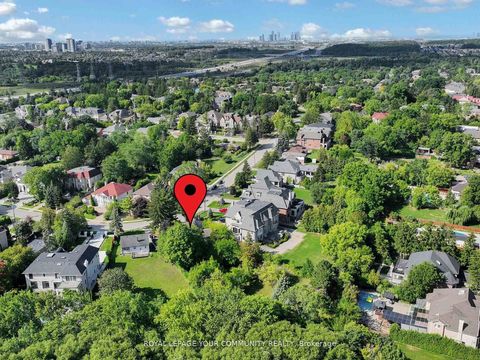 Photo 5 at 29 Boyle Drive, South Richvale, Richmond Hill