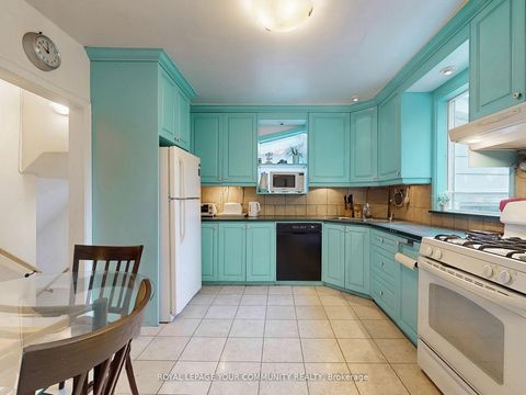 Photo 8 at 29 Boyle Drive, South Richvale, Richmond Hill