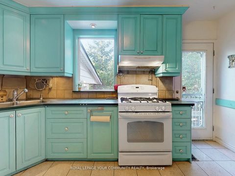 Photo 9 at 29 Boyle Drive, South Richvale, Richmond Hill