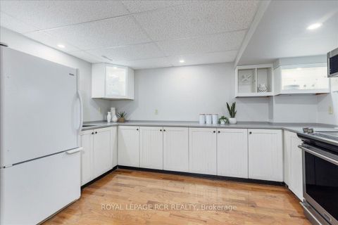 Photo 25 at 448 Dover Crescent, London, Newmarket Photo 25 at 448 Dover Crescent, London, Newmarket