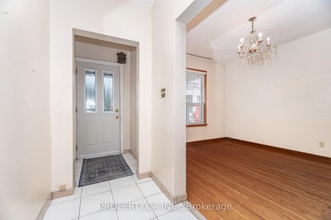 Photo 3 at 957 Dufferin Street, Dufferin Grove, Toronto