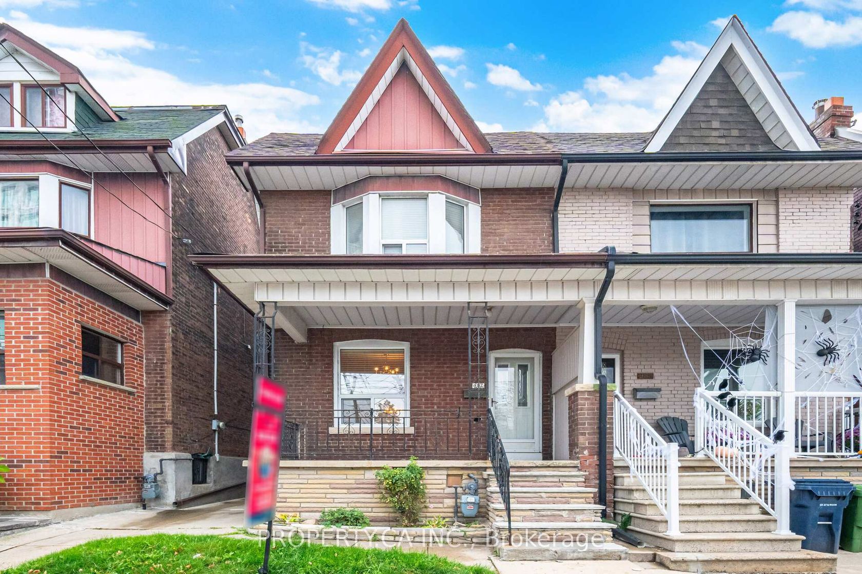 957 Dufferin Street, Dufferin Grove, Toronto 