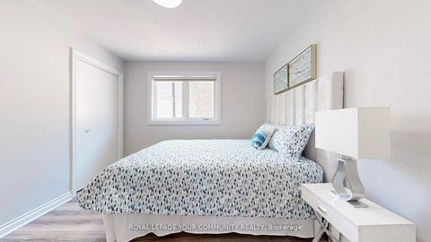 Photo 20 at 731 Glencairn Avenue, Lawrence, Toronto