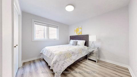 Photo 34 at 731 Glencairn Avenue, Lawrence, Toronto