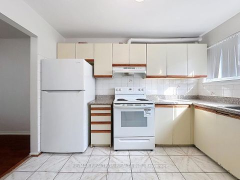 Photo 19 at 9 - 368 Driftwood Avenue, Black Creek, Toronto