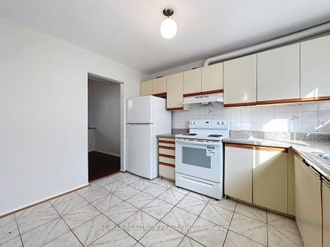 Photo 20 at 9 - 368 Driftwood Avenue, Black Creek, Toronto