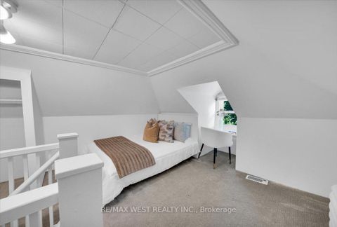 Photo 18 at 176 Sixth Street, New Toronto, Toronto