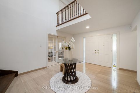 Photo 4 at 287 Dunview Avenue, Willowdale East, Toronto