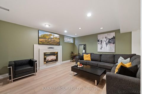 Photo 35 at 287 Dunview Avenue, Willowdale East, Toronto