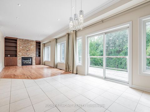 Photo 6 at 67 Timna Crescent, Patterson, Vaughan