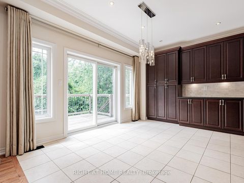 Photo 7 at 67 Timna Crescent, Patterson, Vaughan