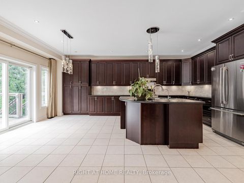Photo 8 at 67 Timna Crescent, Patterson, Vaughan