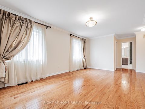 Photo 18 at 67 Timna Crescent, Patterson, Vaughan