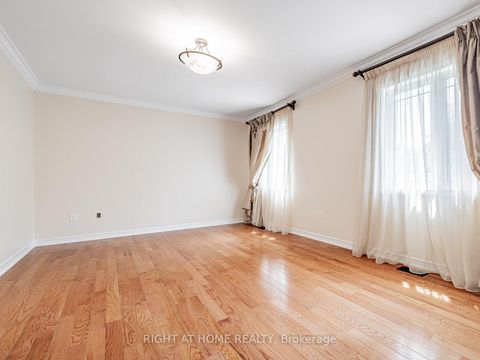 Photo 19 at 67 Timna Crescent, Patterson, Vaughan