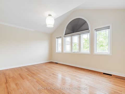 Photo 23 at 67 Timna Crescent, Patterson, Vaughan