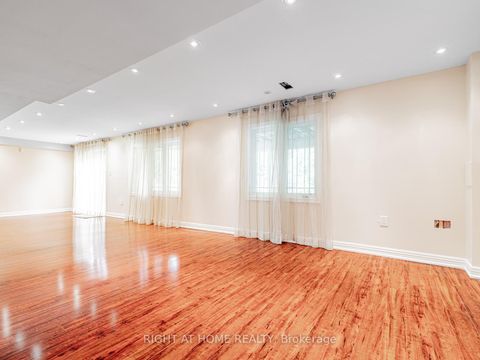 Photo 28 at 67 Timna Crescent, Patterson, Vaughan