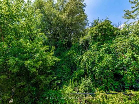 Photo 32 at 67 Timna Crescent, Patterson, Vaughan