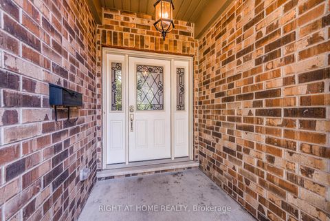 Photo 4 at 11 Ottaway Avenue, Wellington, Barrie