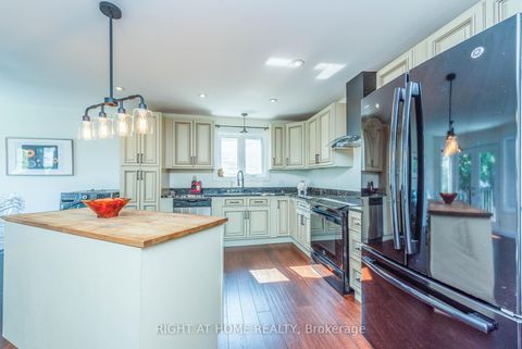 Photo 15 at 11 Ottaway Avenue, Wellington, Barrie