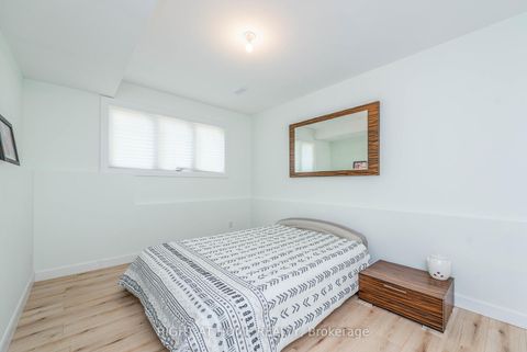 Photo 36 at 11 Ottaway Avenue, Wellington, Barrie
